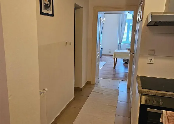 דירה At Westbahnhof I Close To Shopping Street & Metro *